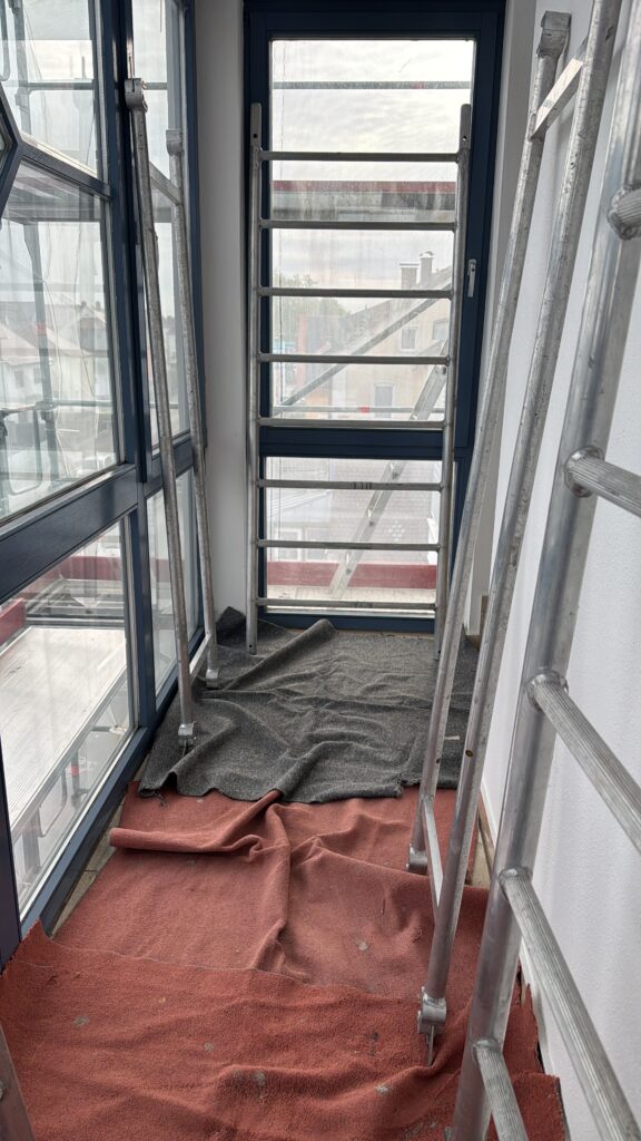 6D9CE1DE-2D80-448B-AA66-07D6348D4B8E